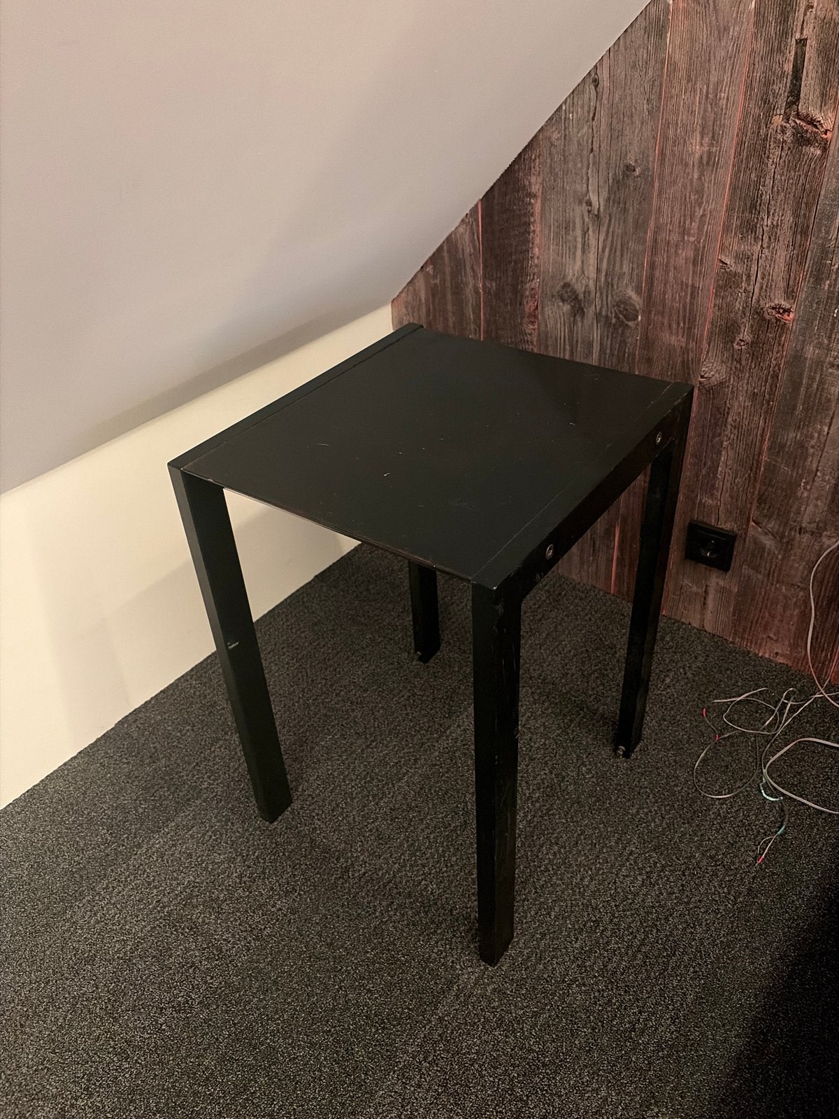 Zwart vierkant bijzettafeltje - Compact en stijlvol, 45 tot 60 cm, Minder dan 55 cm, Gebruikt, Metaal of Aluminium