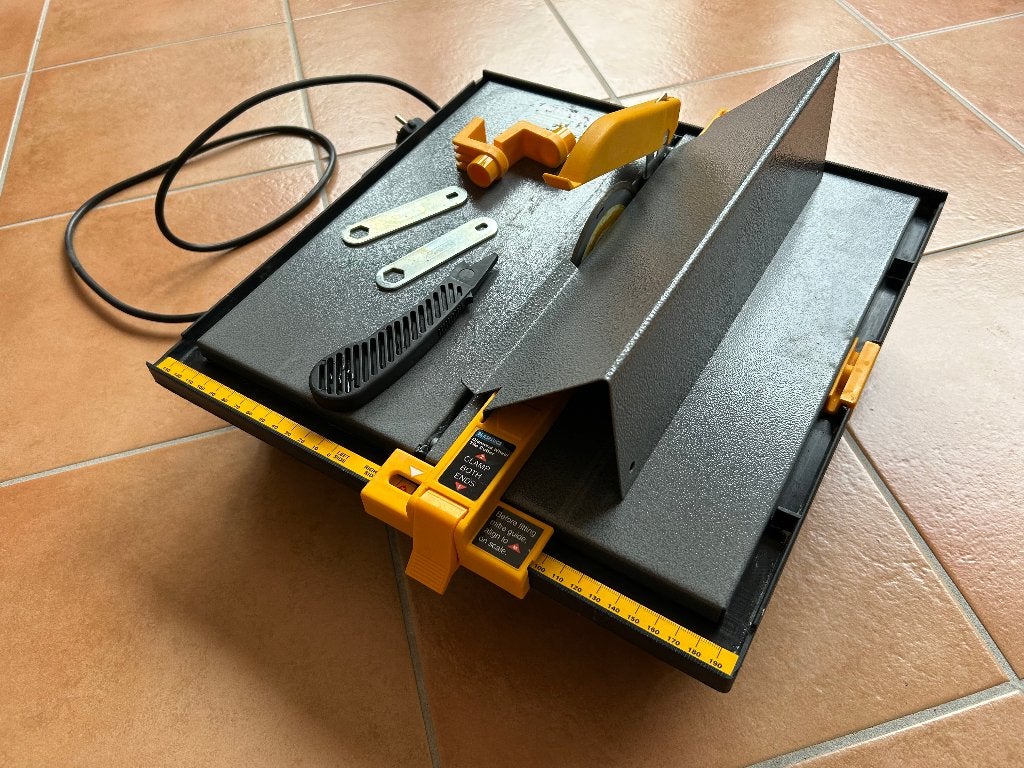 Elektrische tegelsnijder, Minder dan 30 mm, Overige typen, Zo goed als nieuw, Minder dan 600 watt