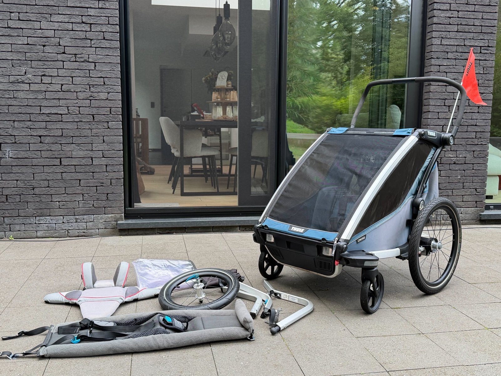 Thule Chariot Cross 2 fietskar + accessoires, Fietsen en Brommers, Ophalen, Zo goed als nieuw, Kinderkar, Opvouwbaar
