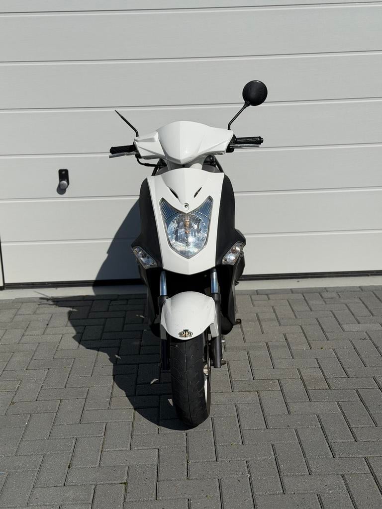 Kymco agility moet vandaag weg, Fietsen en Brommers, Scooters | Kymco, Ophalen, Zo goed als nieuw, Benzine, Agility