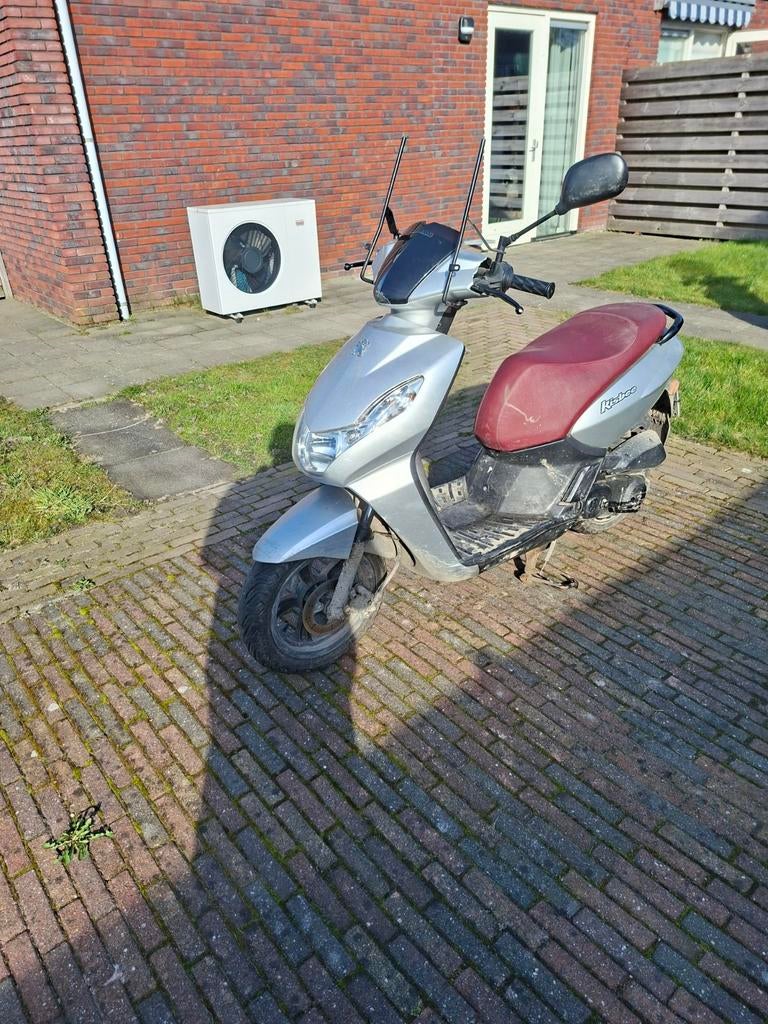 📢 Loop of Sloop Peugeot Kisbee scooter 80cc Moretti, Ophalen, Gebruikt, Overige modellen, Maximaal 45 km/u