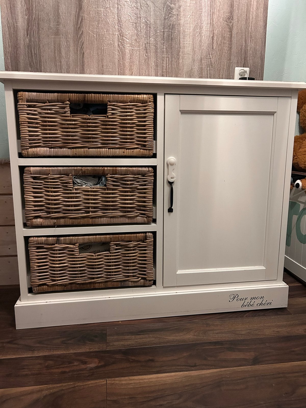Complete babykamer set: Commode, kast en wandplank, Ophalen, Gebruikt