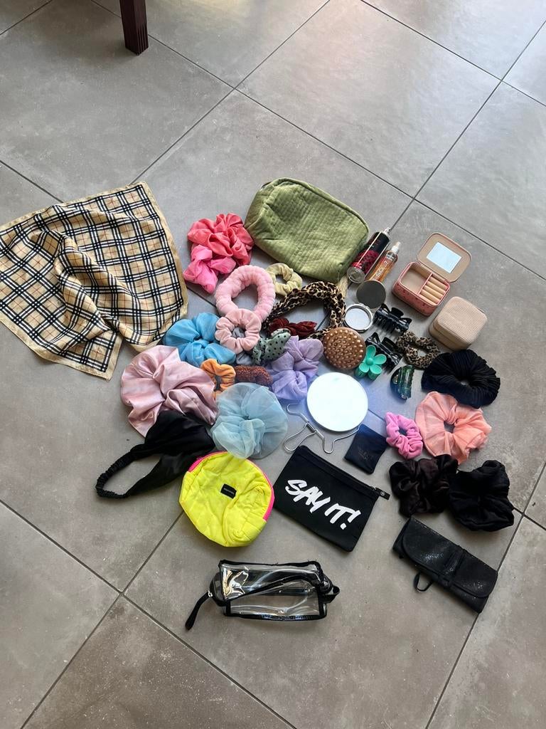 PARTIJ HAAR ACCESSOIRE MAKE-UP TASJES BIJNA GRATIS, Ophalen of Verzenden, Zo goed als nieuw