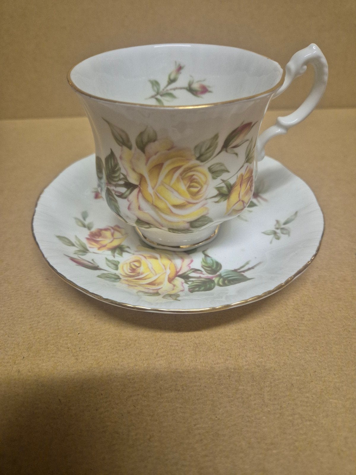Royal Standard bone china porselein, Ophalen of Verzenden, Zo goed als nieuw, Porselein, Kop en/of schotel