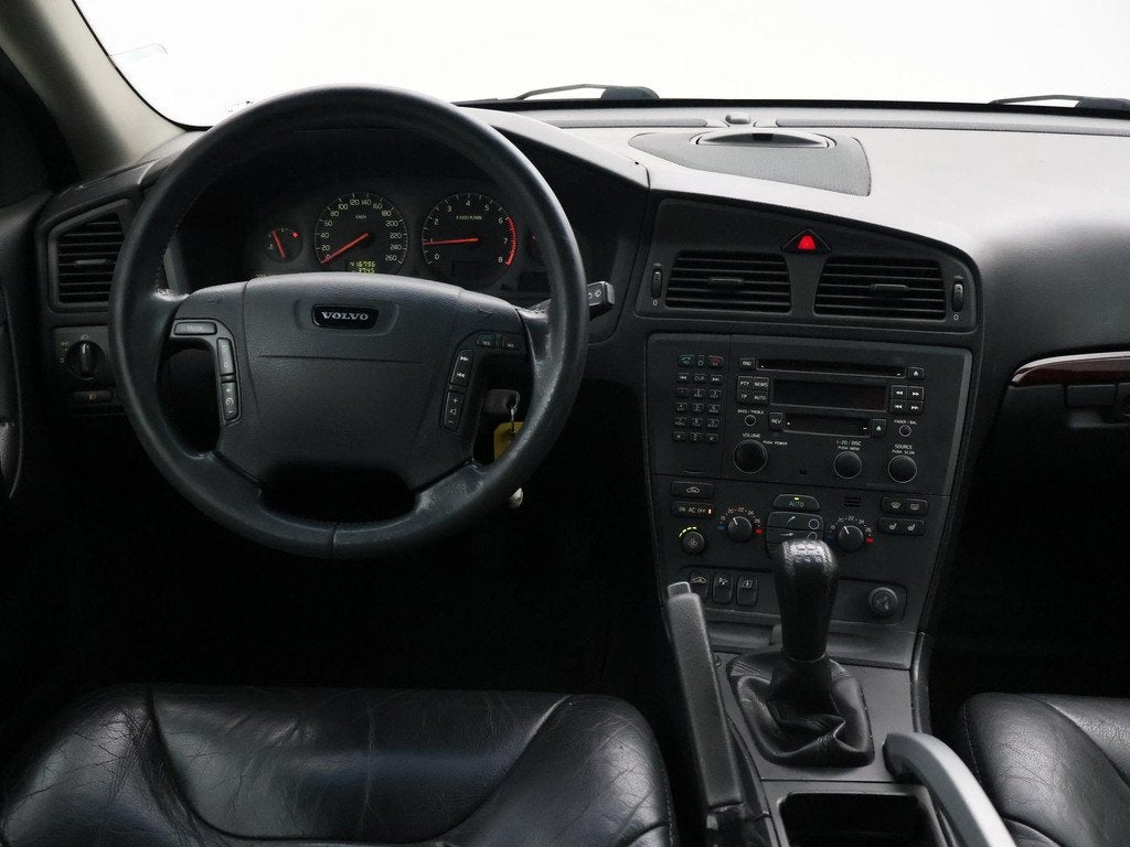 Volvo V70 Cross Country 2.4T 200 PK HANDGESCHAKELD AWD + TRE, Auto's, Volvo, Stoelverwarming, Vierwielaandrijving, 93 €/maand