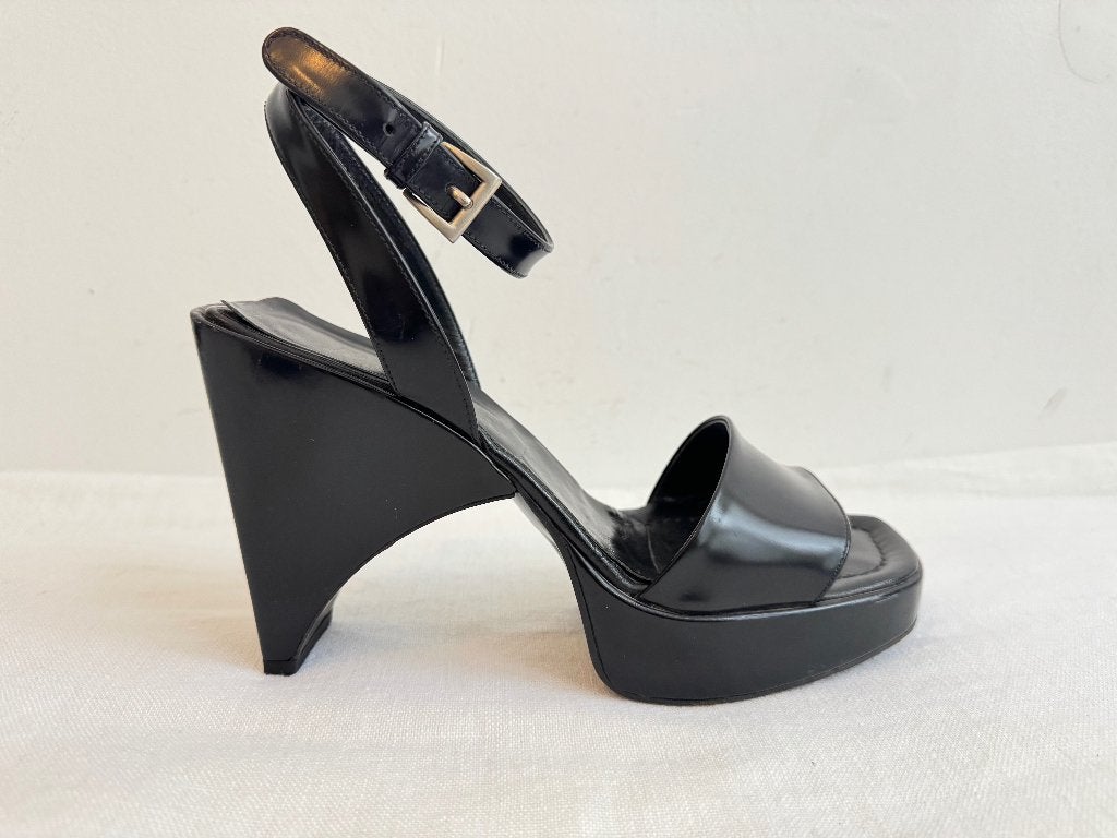 Prada (1996) Iconische sandaal maat 39, Ophalen of Verzenden, Zwart, Sandalen of Muiltjes