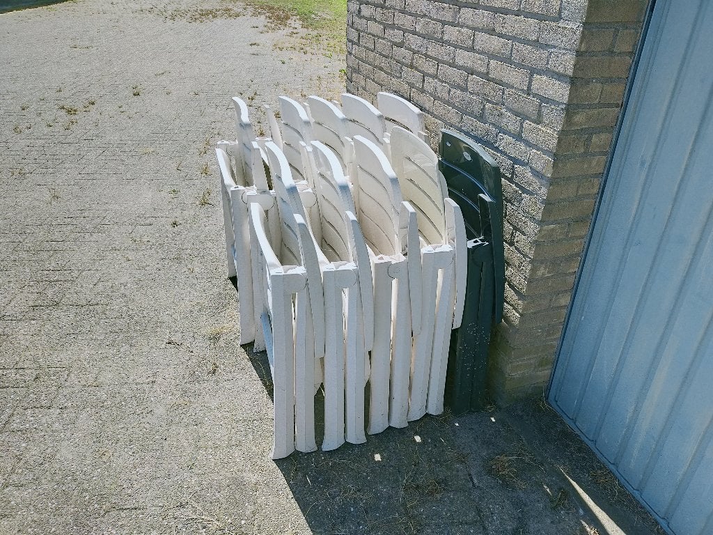 10 tuinstoelen gratis op te halen, Ophalen, Gebruikt, Kunststof