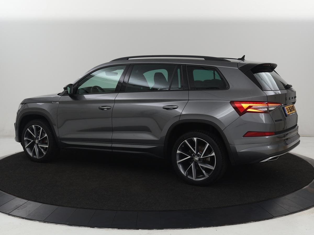 Skoda Kodiaq 1.5 TSI Sportline Business 7 Persoons | Alcanta, 4 cilinders, Kodiaq, SUV of Terreinwagen, Zilver of Grijs