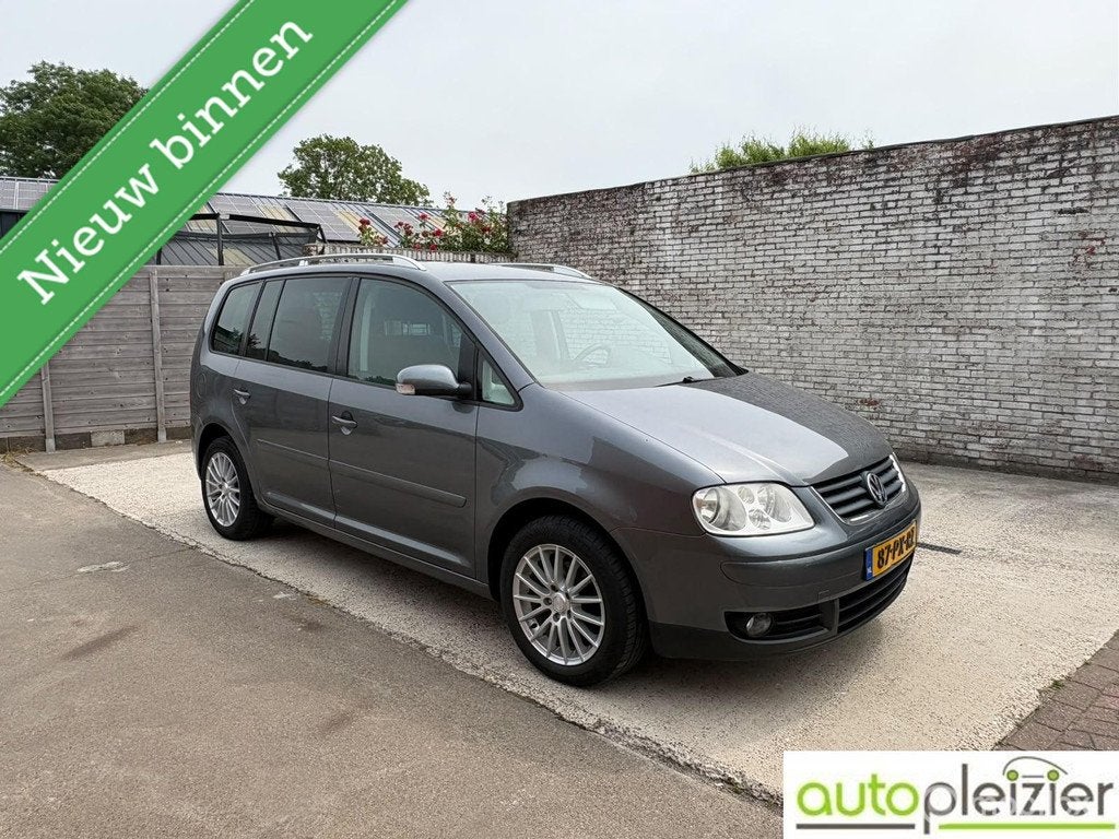 Volkswagen Touran 1.6-16V FSI Trendline automaat, trekhaak, Auto's, Gebruikt, 4 cilinders, Origineel Nederlands, Electronic Stability Program (ESP)