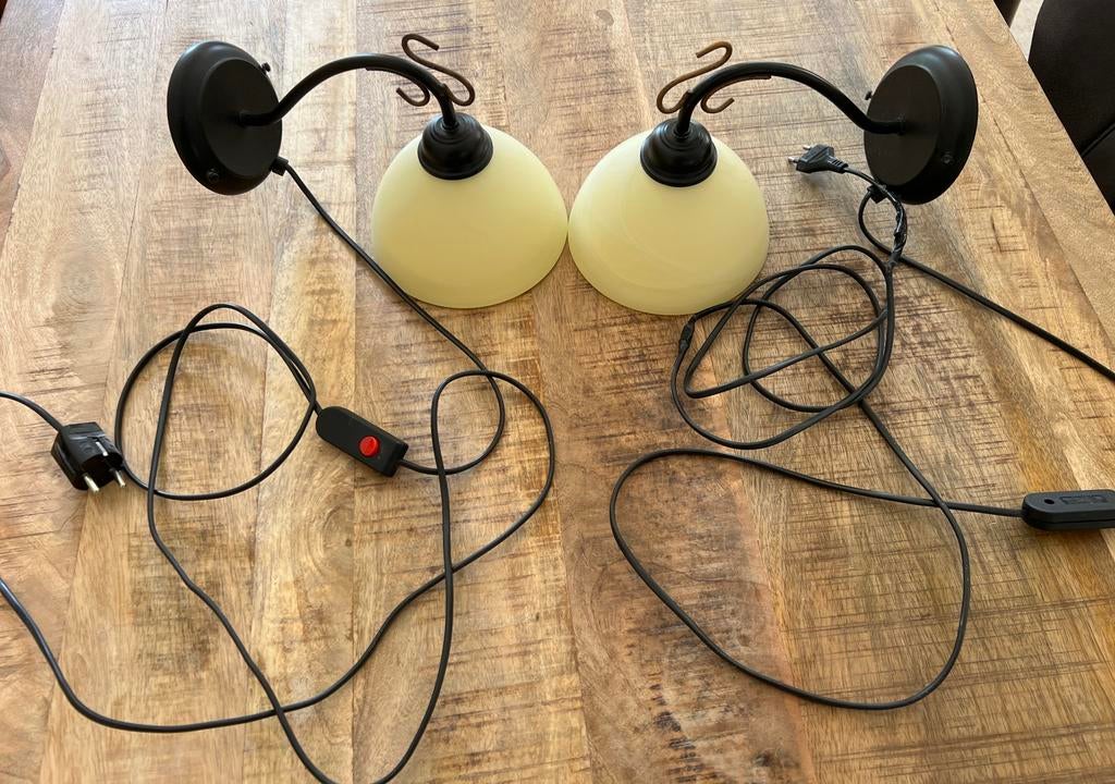 Twee identieke hanglampen met glazen kap, Ophalen, Gebruikt, Glas, Minder dan 50 cm