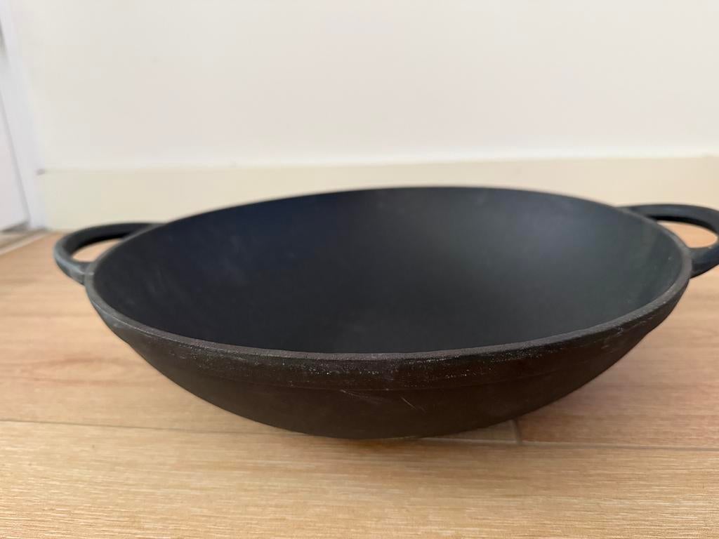 Cast iron wok - grill meister 30cm NIEUW, Huis en Inrichting, Keuken | Potten en Pannen, Ophalen, Nieuw, Gietijzer, Wok