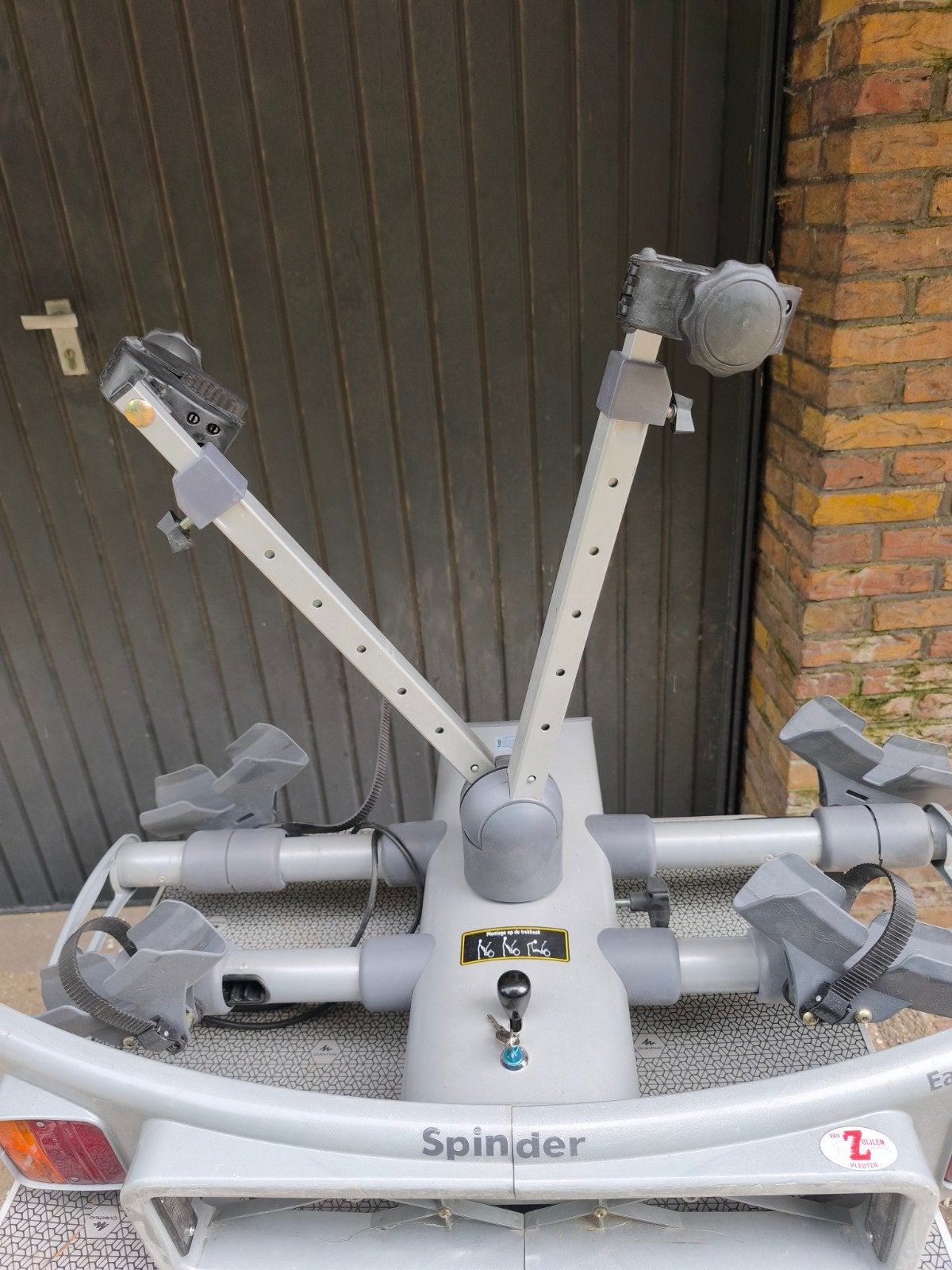 Spinder Eagle kantelbare fietsendrager met sleutel, Ophalen
