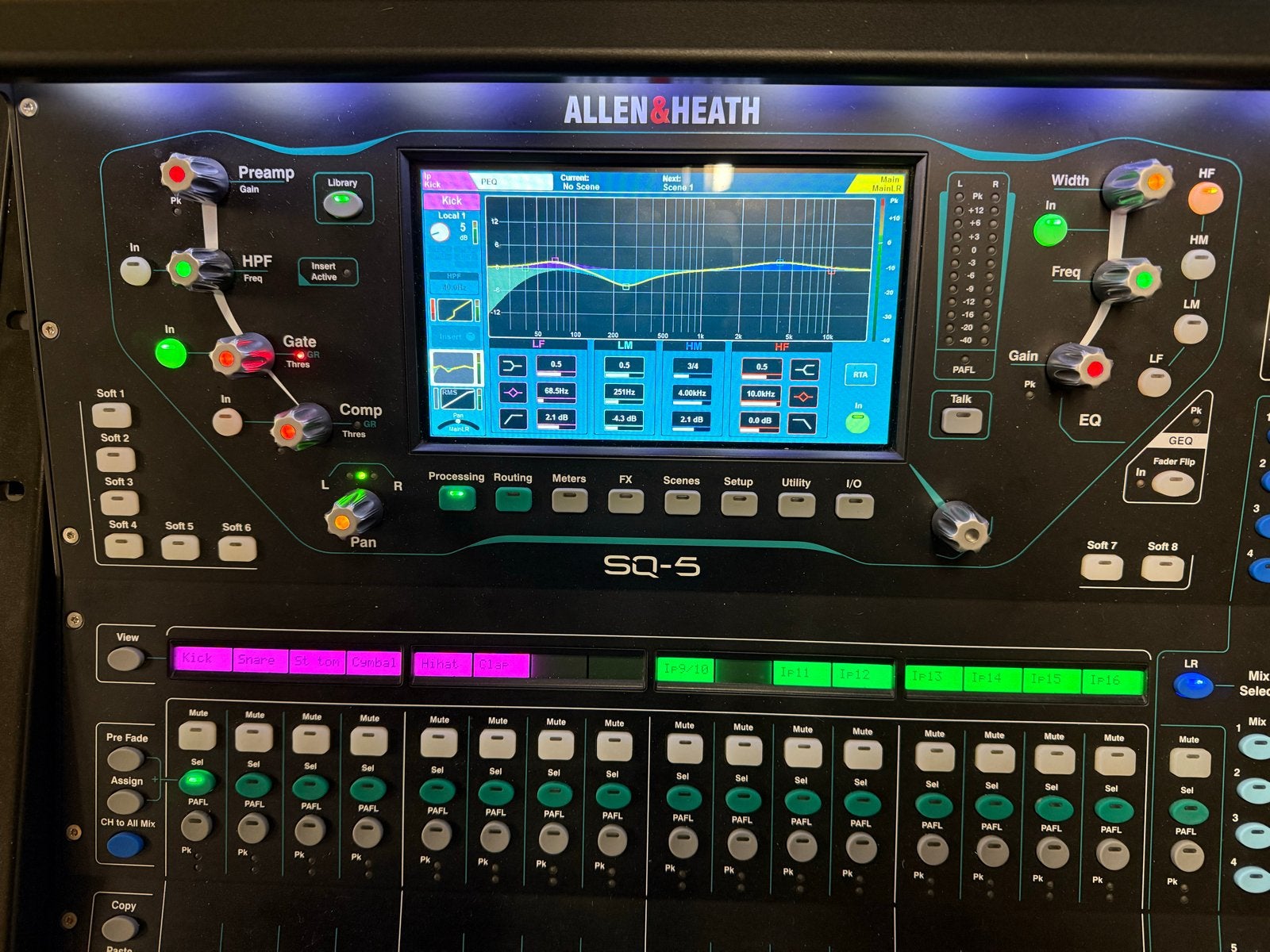 Allen & Heath SQ5 Digitale Mixer - Professionele Kwaliteit, Muziek en Instrumenten, Mengpanelen, Ophalen, Zo goed als nieuw, 20 kanalen of meer