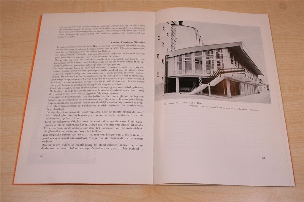 Moderne bouwkunst in Groningen [1969] — Architectuur, Boeken, Ophalen of Verzenden, Gelezen