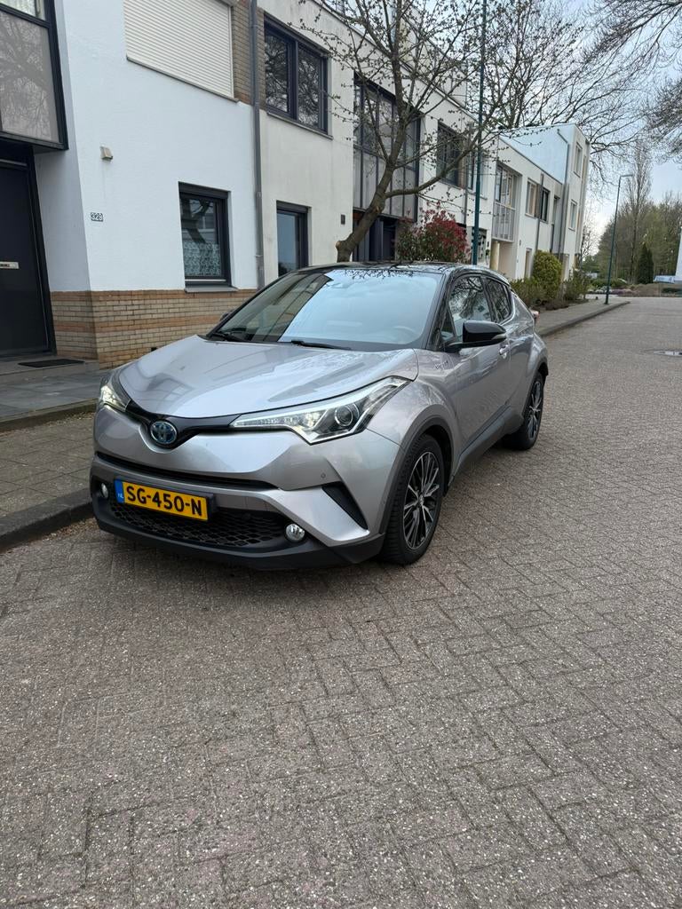Toyota C-HR 1.8 Hybrid 122pk CVT 2018 Grijs (BOM VOL), Auto's, Toyota, 725 kg, 4 cilinders, 75 €/maand, 26 km/l