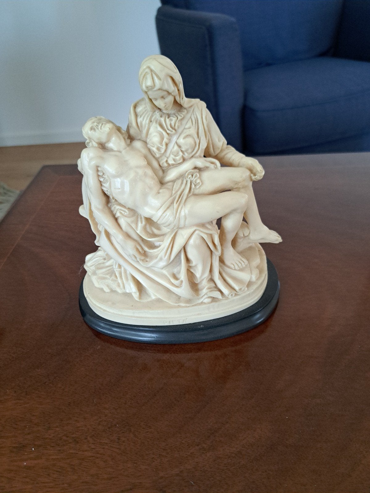 Michelangelo's Piëta Beeld - Klassiek Religieus Kunstwerk, Ophalen of Verzenden, 20 - 50 cm, Op sokkel, Beeld