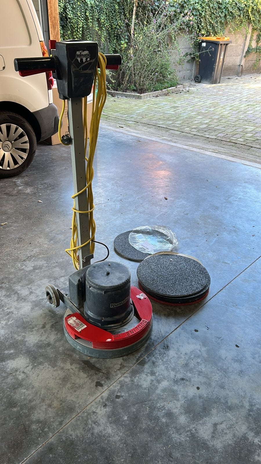 Numatic eenschijfsmachine - Professionele vloerreiniger, Ophalen, Gebruikt, Schrobmachine