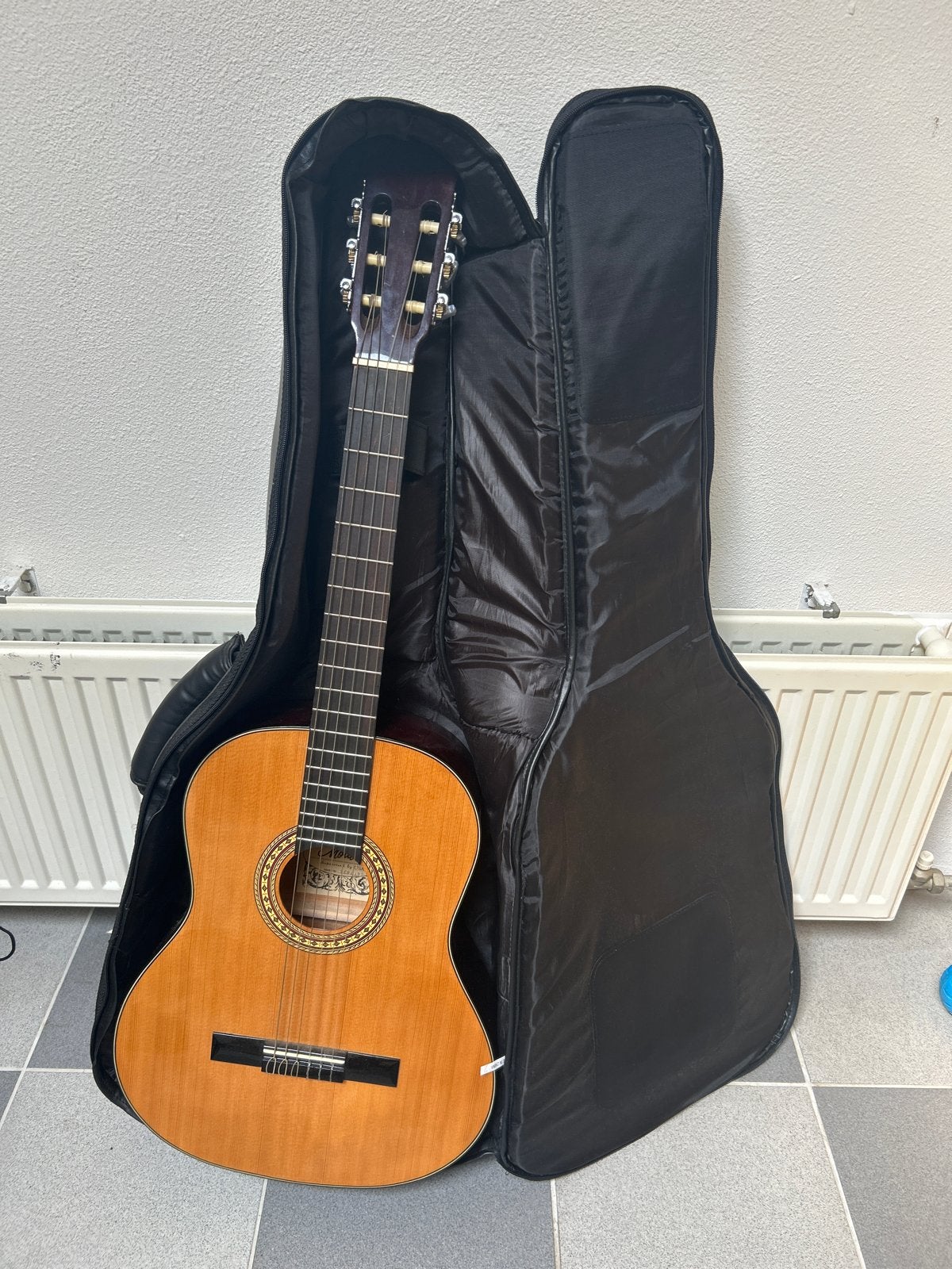 Mooie klassieke gitaar met hoes en accessoires, Ophalen, Gebruikt, Klassieke of Spaanse gitaar, Met koffer