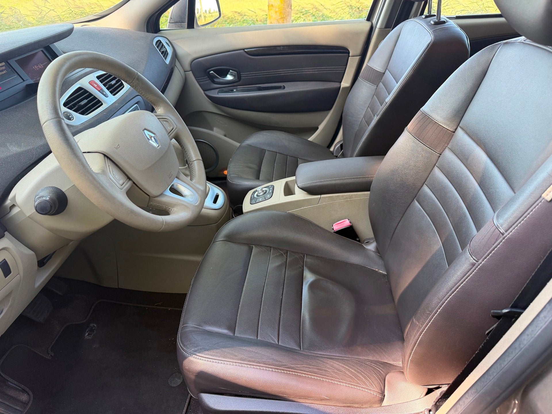 Renault Grand Scénic 2.0 Privilege AUT Airco NAP APK 02-202, Auto's, Gebruikt, 4 cilinders, Beige, 1405 kg