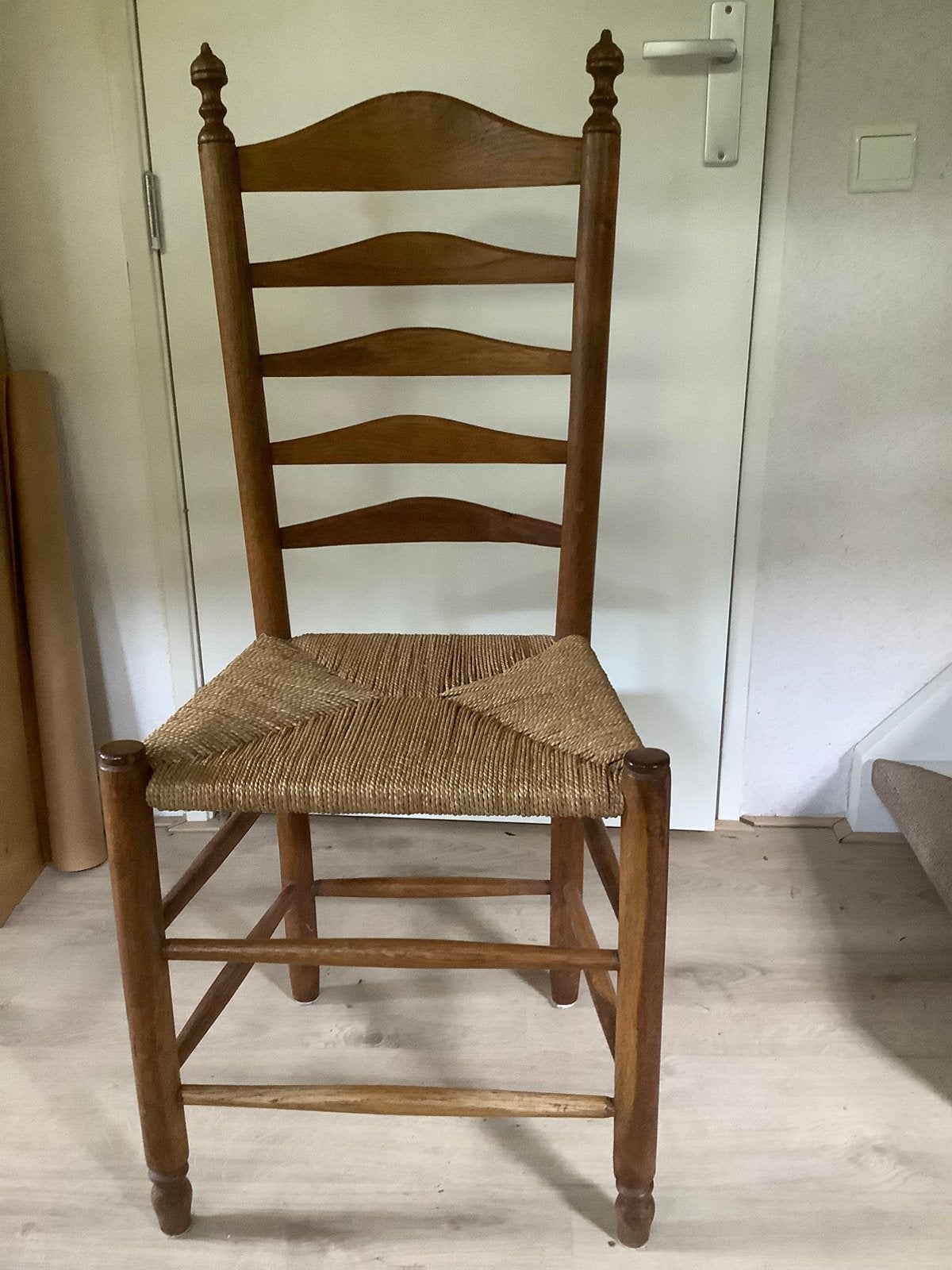 4 houten stoelen met biezen zitting, Antiek en Kunst, Antiek | Meubels | Stoelen en Banken, Ophalen