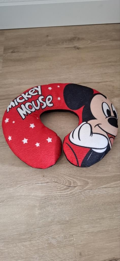 Mickey Mouse nekkussen voor onderweg - Comfortabel reizen, Huis en Inrichting, Woonaccessoires | Kussens, Ophalen of Verzenden