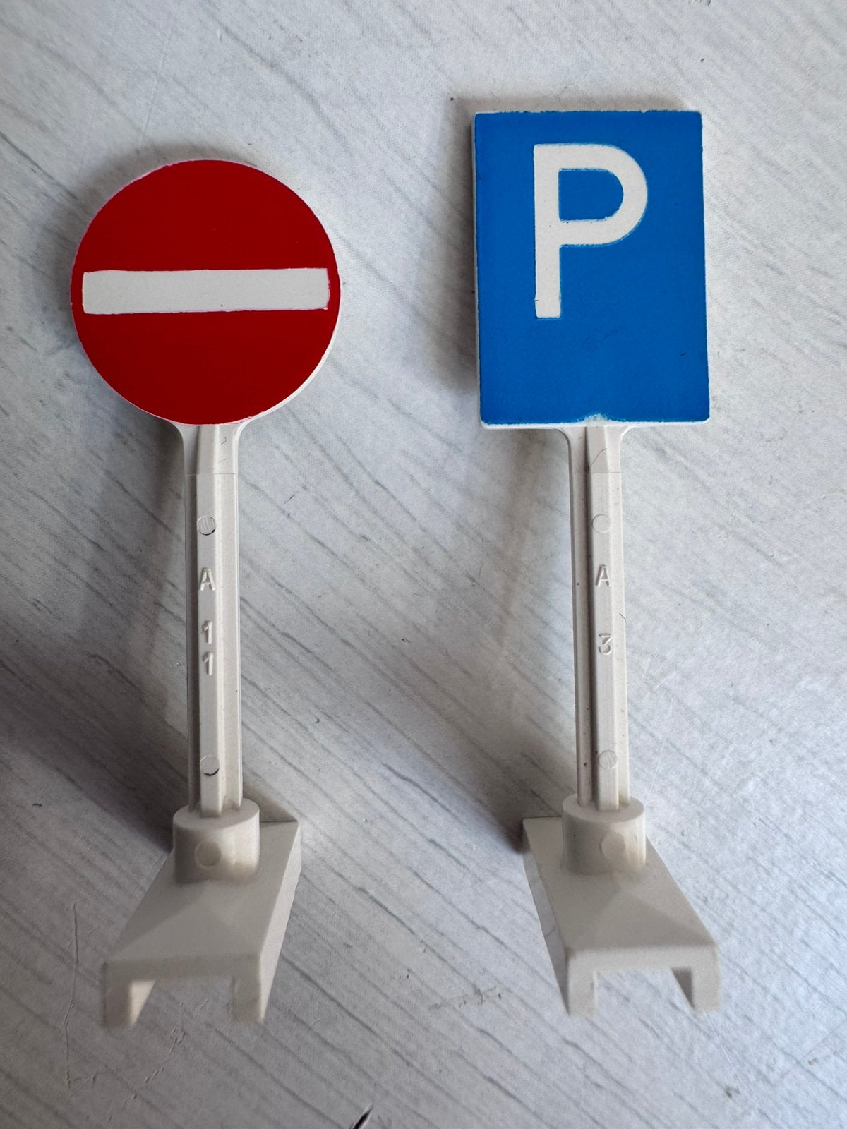 Lego verkeersborden, Verzamelen, Speldjes, Pins en Buttons, Ophalen of Verzenden, Zo goed als nieuw