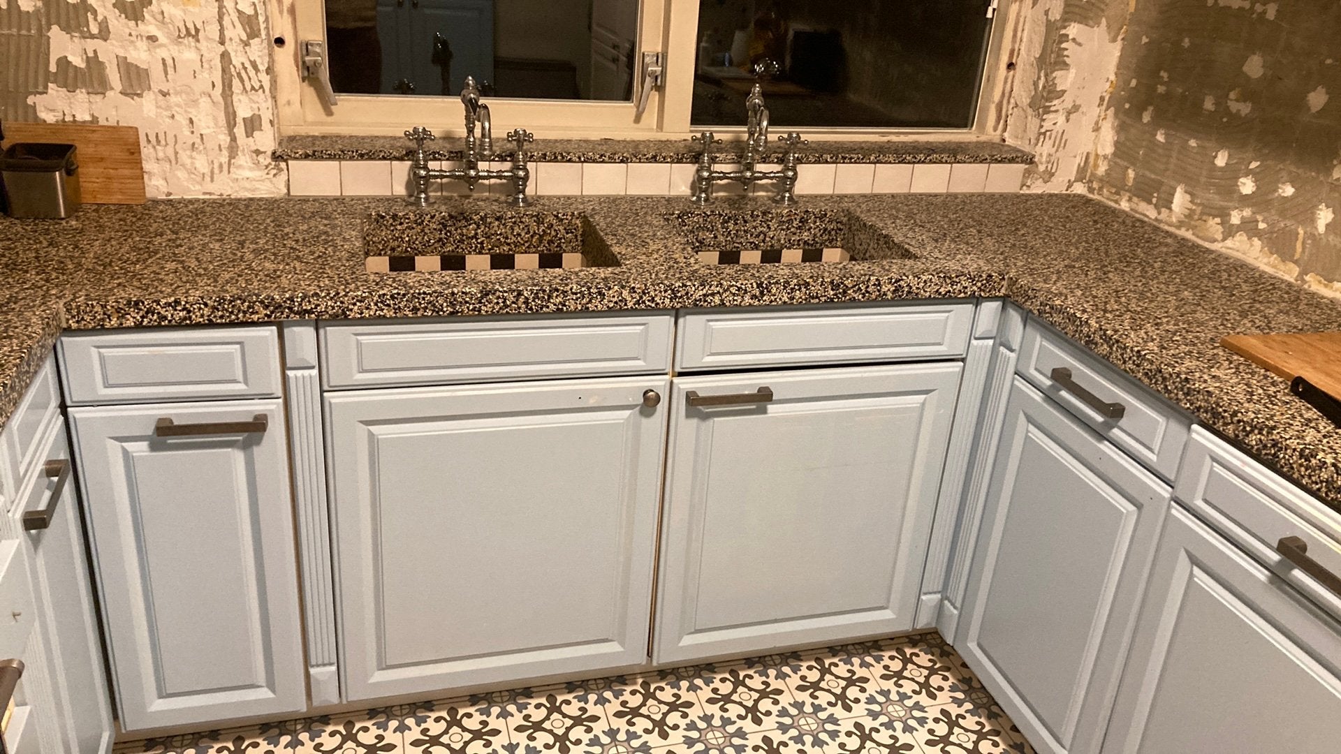 Terrazzo werkblad met 2 gootstenen 218cm incl kasten, Huis en Inrichting, Ophalen, Gebruikt, 200 cm of meer, Minder dan 100 cm