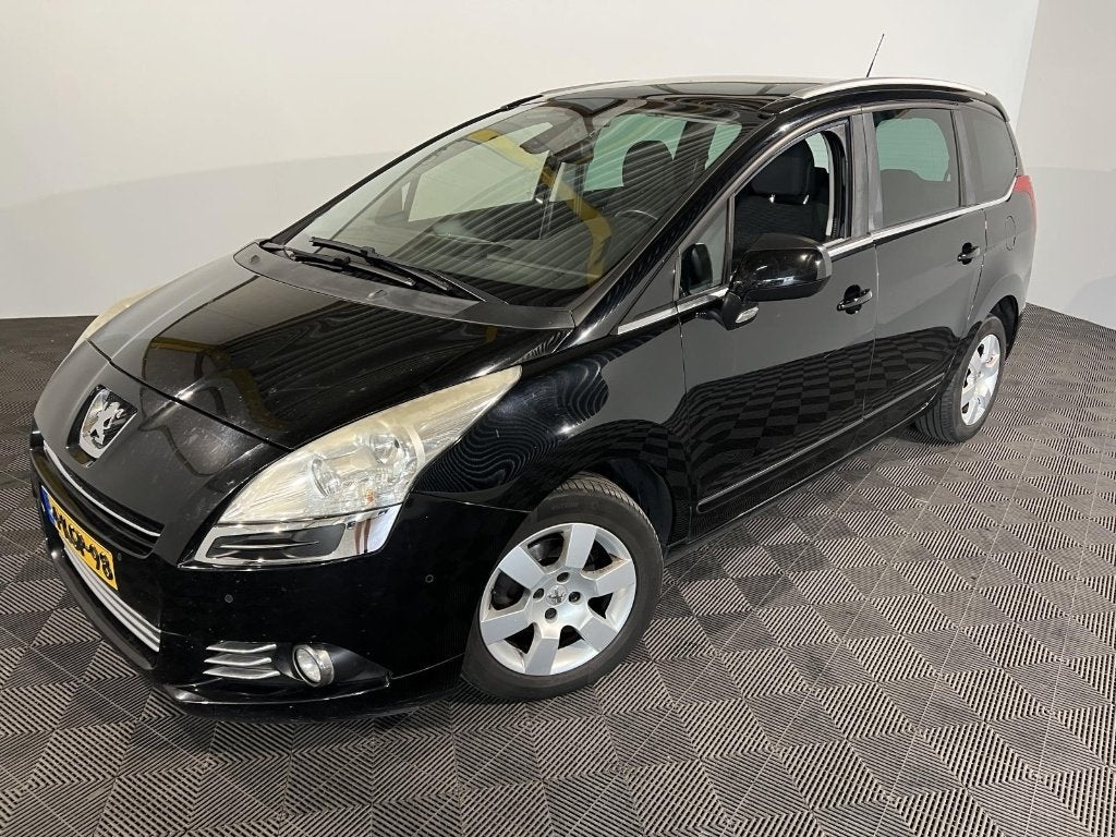 Peugeot 5008 1.6 e-HDi Style 2013 Automaat Panodak Trekhaak, Auto's, Zwart, Origineel Nederlands, 24 km/l, Diesel