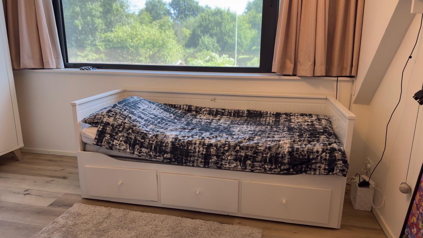 Vandaag € 65,- Uitschuif IKEA HEMNES Bedbank, Ophalen, Wit, Tweepersoons, 200 cm