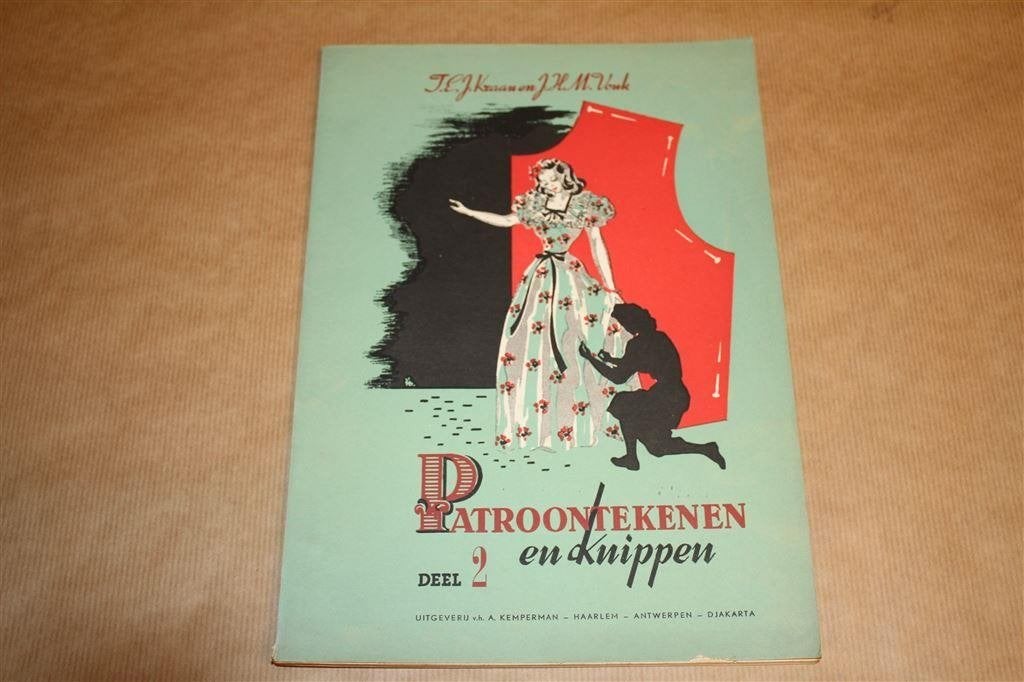 Patroontekenen en knippen -Deel 2 - 1952, Ophalen of Verzenden, Gelezen, Mode algemeen
