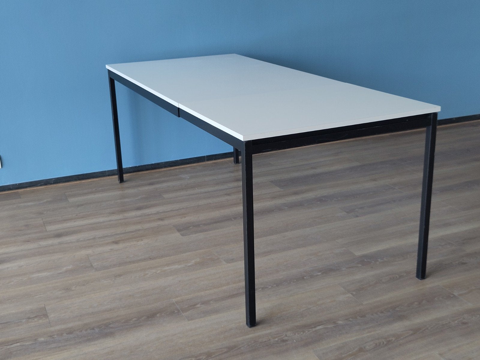Vintage houten eettafel Pastoe tafel metaal uitschuifbaar, Huis en Inrichting, Tafels | Eettafels, Overige houtsoorten, Mid century modern dutch design modern Industrieel