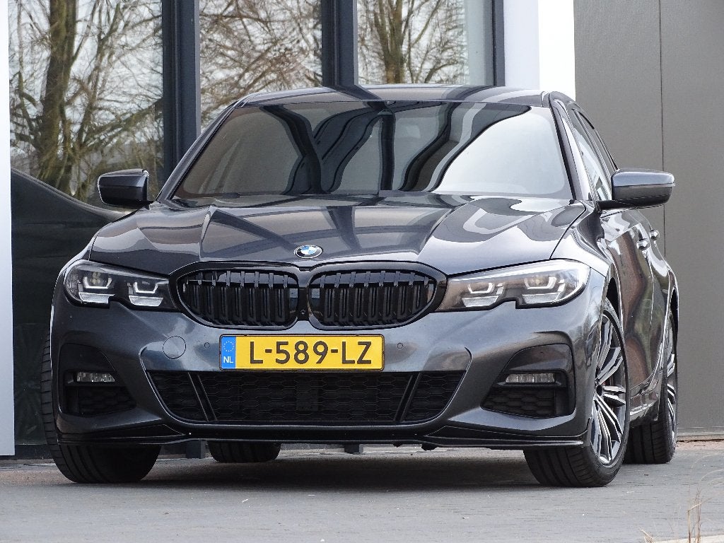 BMW 3-Serie 330i 258pk l 2020 l M-Pakket l Alcantara l G20, Automaat, 1998 cc, Achterwielaandrijving, Zwart