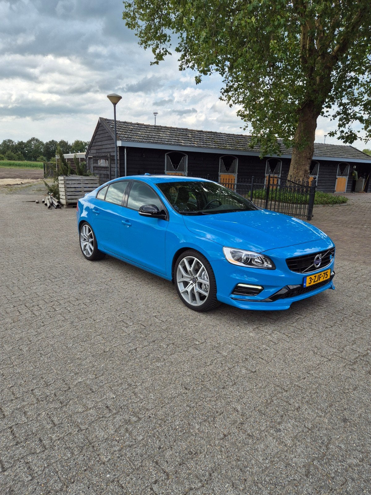 Volvo S60