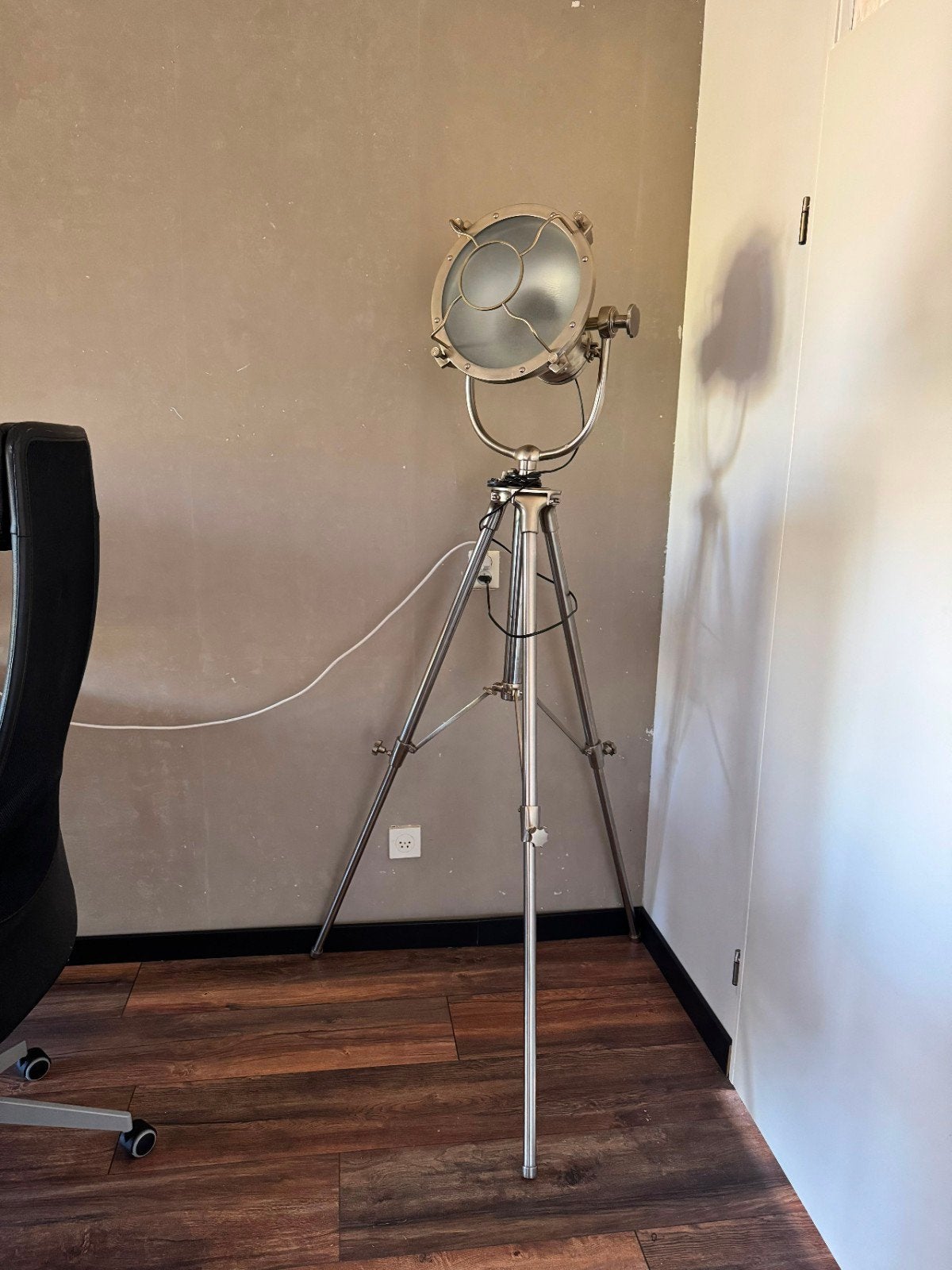 Stijlvolle Vloerlamp op Statief - Industriële Look, Industrieel, Modern, Zo goed als nieuw, Metaal, 150 tot 200 cm