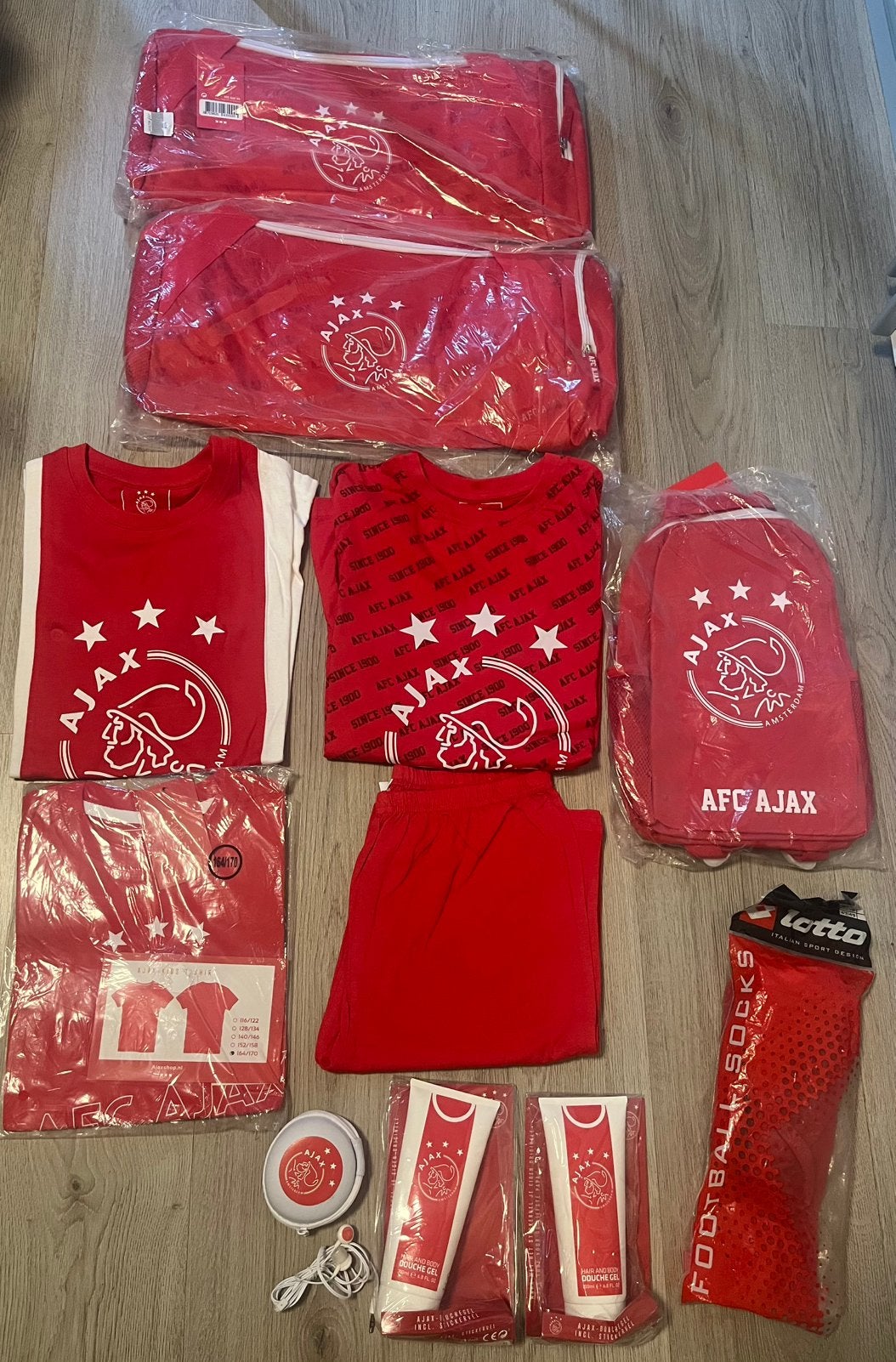 Ajax sporttas rugtas pyama oordopjes douchegel  t shirt, Ophalen of Verzenden, Nieuw, Ajax, Shirt