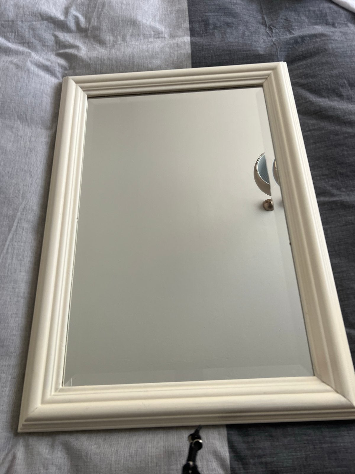 Witte spiegel 50x70 cm met houten lijst, Huis en Inrichting, Ophalen of Verzenden, Zo goed als nieuw, Minder dan 100 cm, Rechthoekig