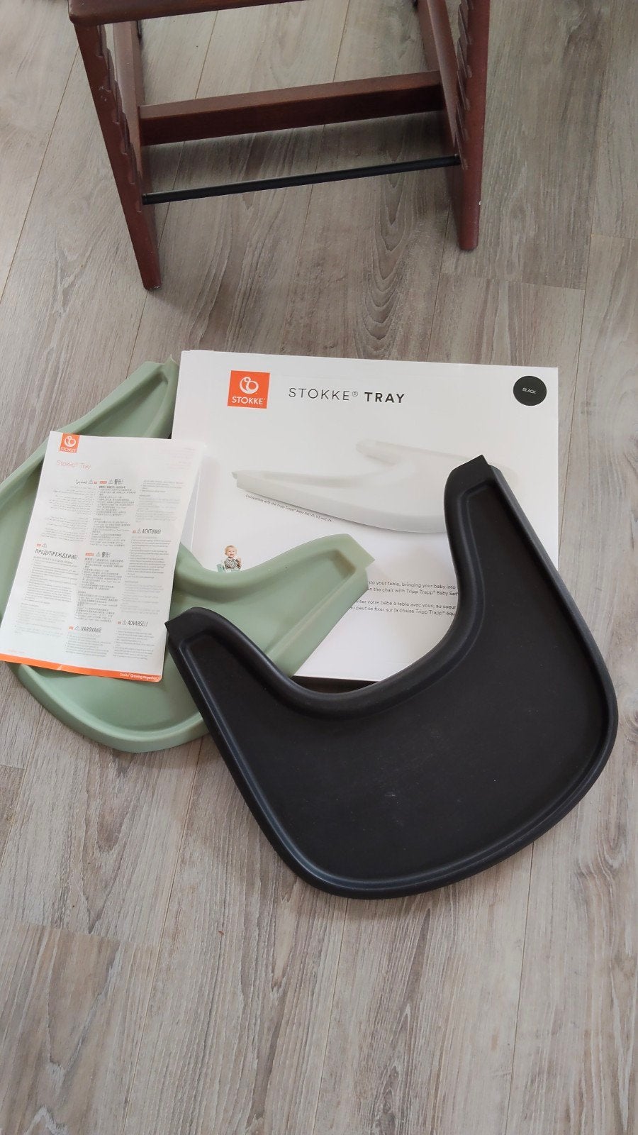 Stokke Tray zwart met groene siliconen mat, Kinderen en Baby's, Verzenden, Gebruikt, Overige typen, Afneembaar eetblad