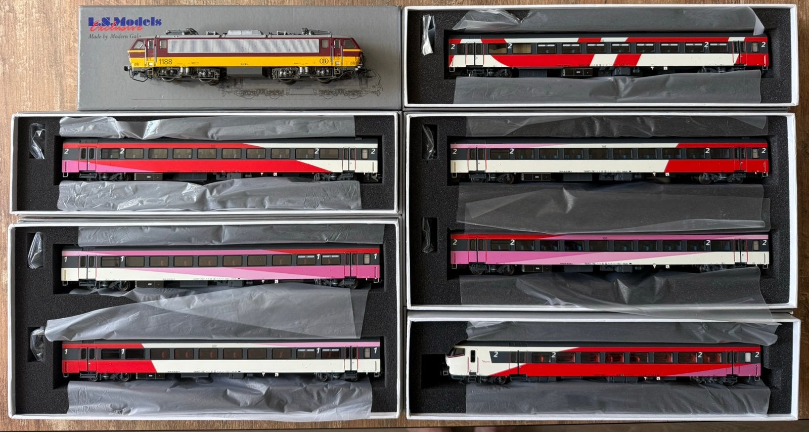 LS Models NS Hi-Speed/Benelux set compleet, Overige merken, Gelijkstroom, Wagon, Ophalen of Verzenden
