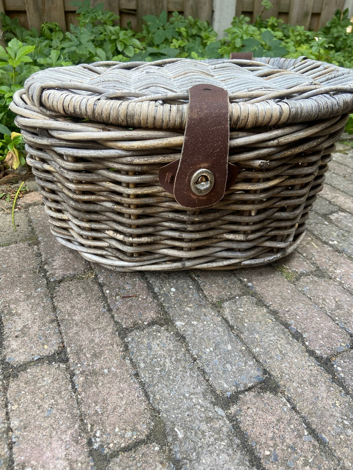 Rotan fietsmand met deksel - Gebruikt, Fietsen en Brommers, Ophalen of Verzenden, Gebruikt, Fietsmand, Stuurbevestiging