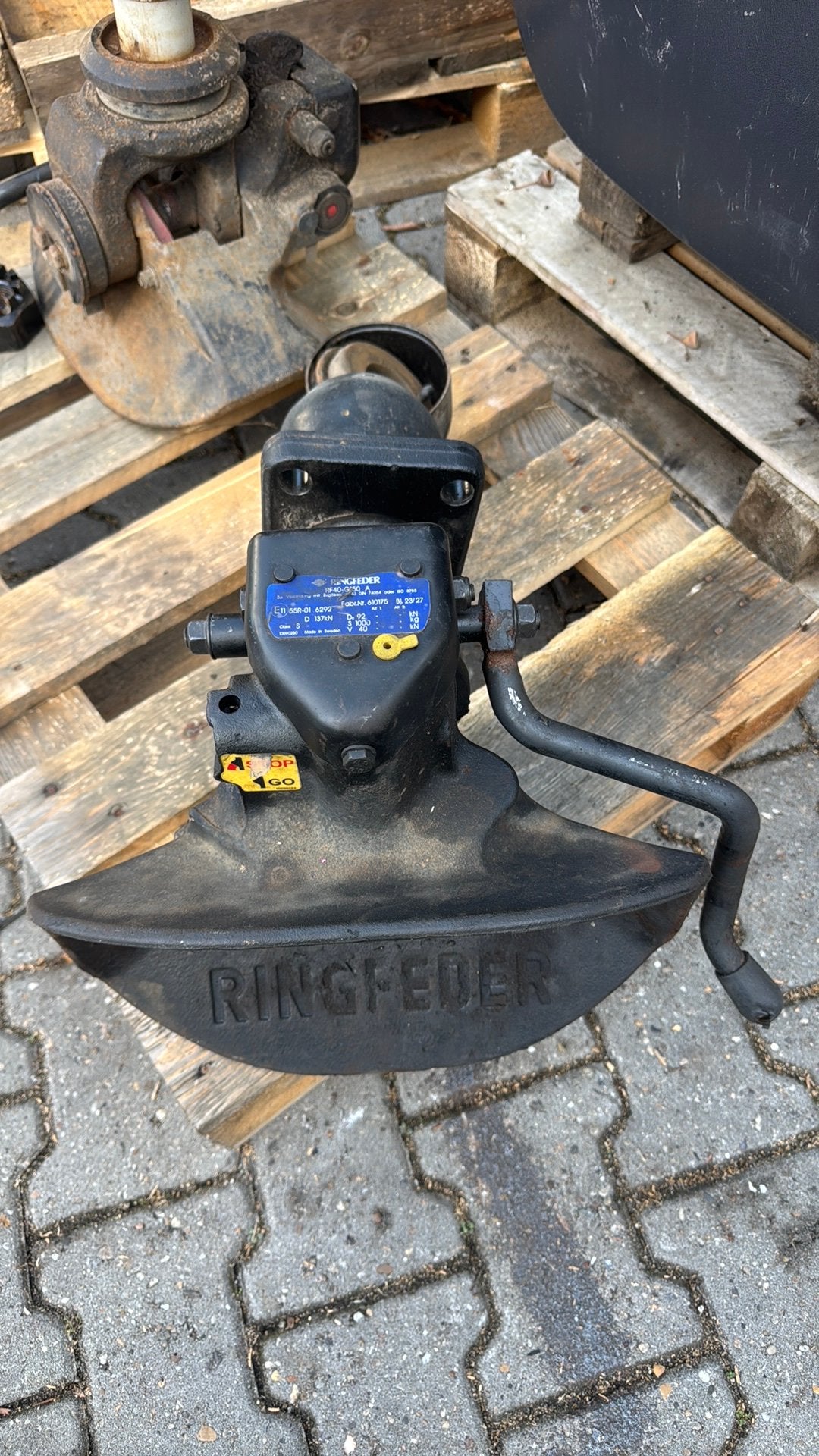 Ringfeder vangmuilkoppeling trekhaak, Ophalen