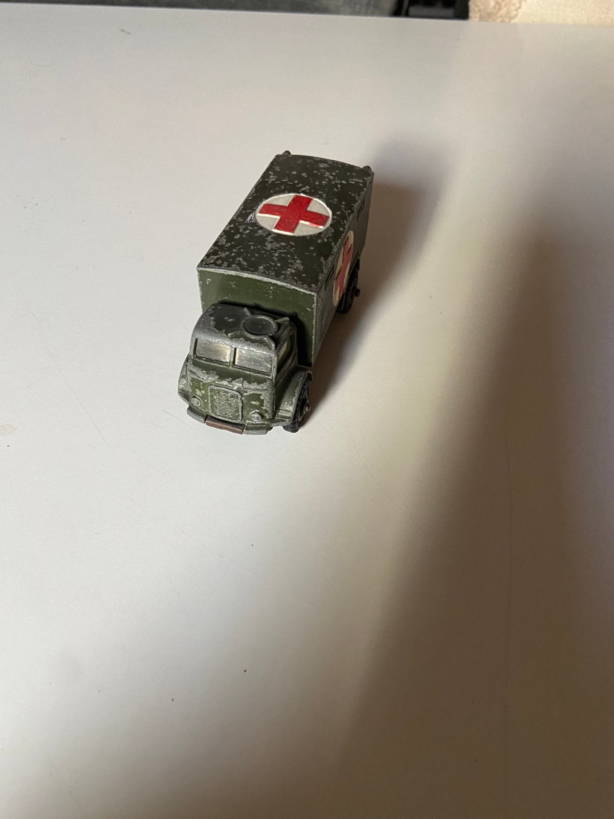 Dinky militair ambulance 626, Ophalen of Verzenden, Zo goed als nieuw, Auto, Dinky Toys