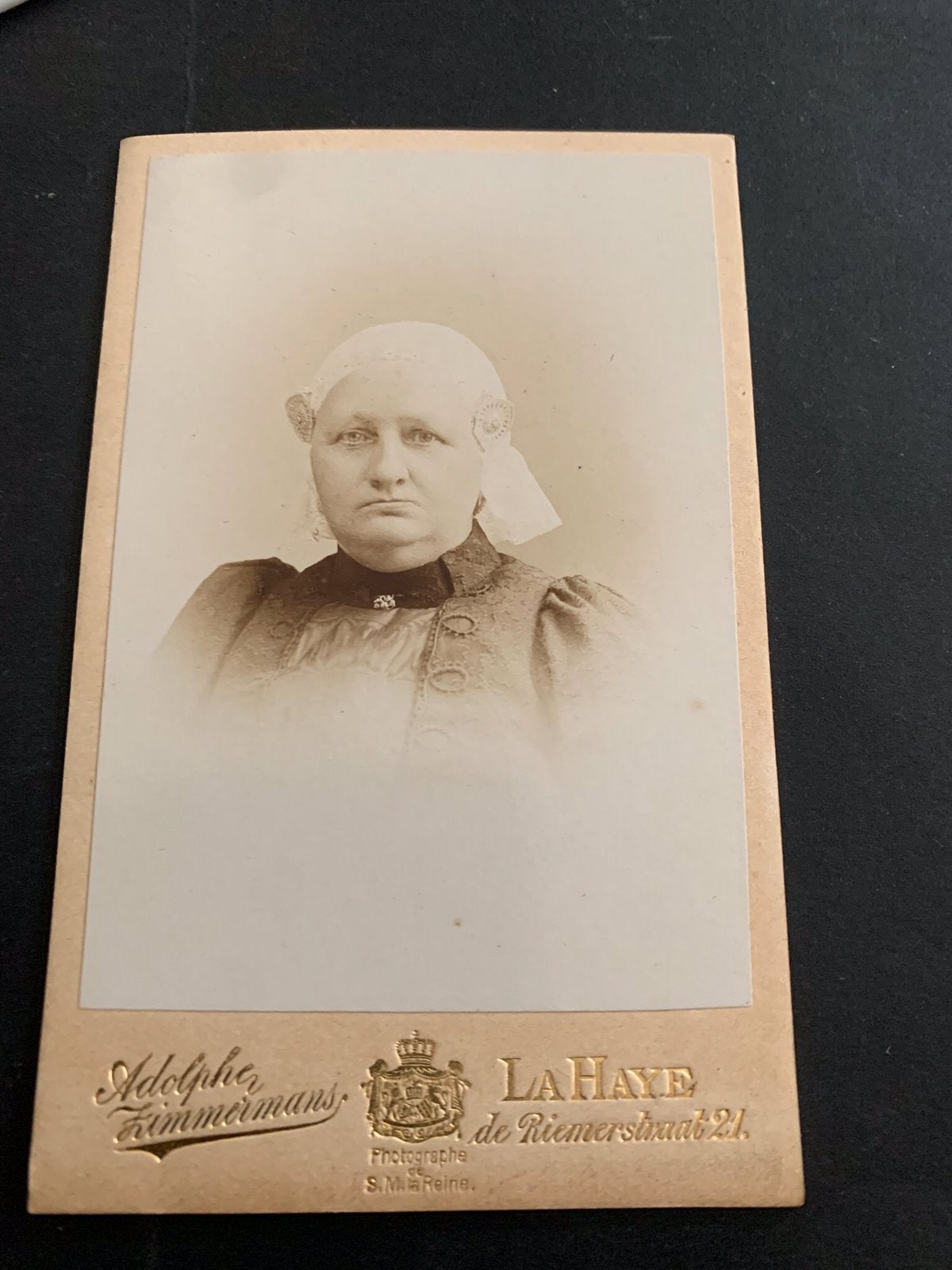 cdv carte de visite klederdracht La Haye Adolphe Zimmermans, Verzamelen, Verzenden, Foto, Klederdracht, Zo goed als nieuw