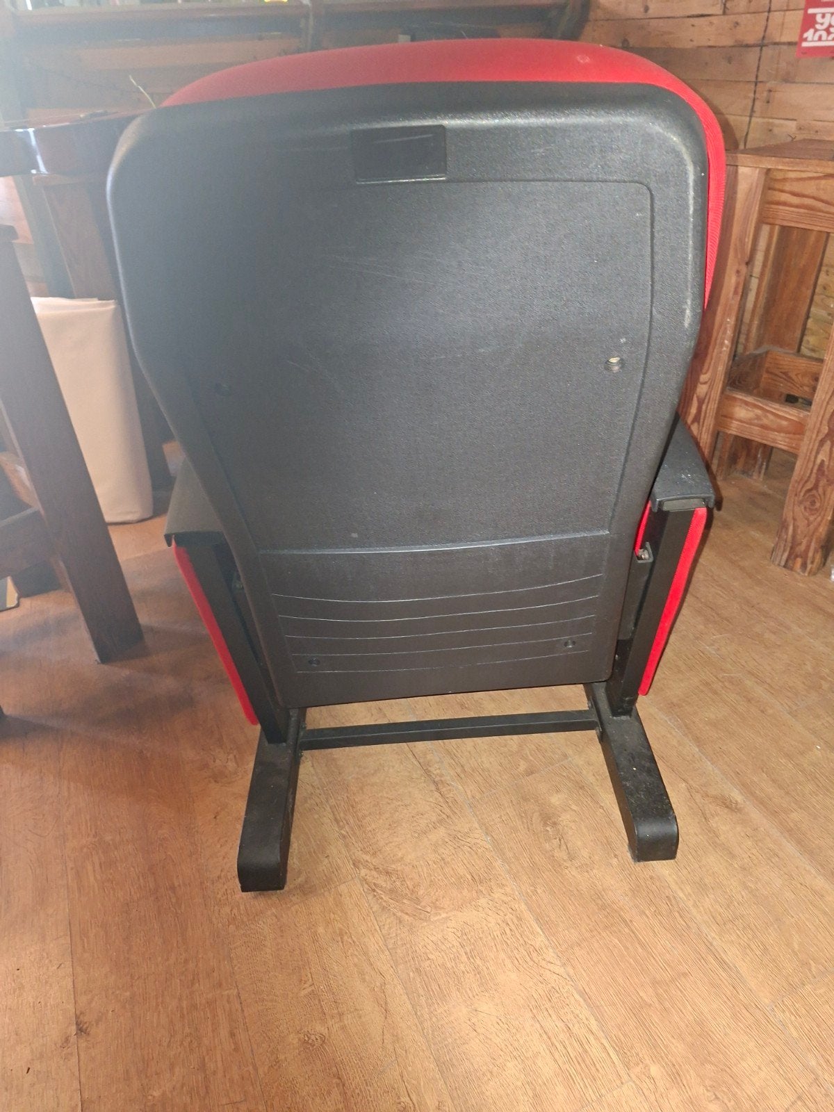 Grolsch  bioscoop stoel, Huis en Inrichting, Stoelen, Ophalen, Gebruikt, Bioscoop  stoel, Rood