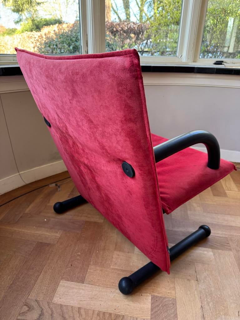 Arflex T-line armstoel origineel in rode alcantara stof, Ophalen