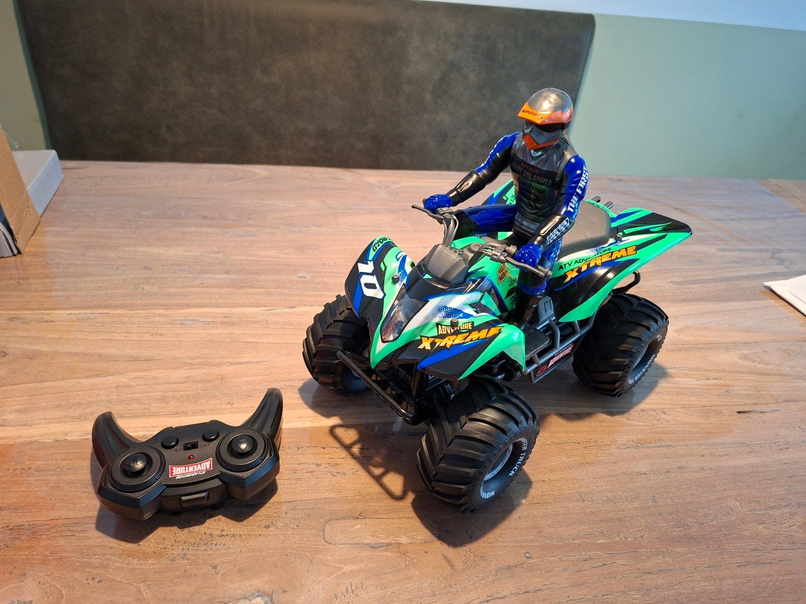 Quad met lichtje, speelgoed., Ophalen of Verzenden, Overige schalen, Auto onroad