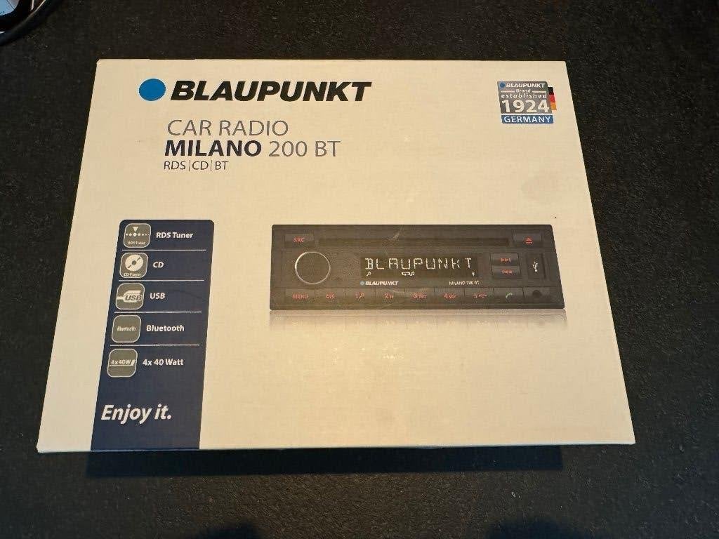 Blaupunkt Milano 200 autoradio/cd/bluetooth/aux. Nieuwstaat, Auto diversen, Ophalen, Zo goed als nieuw