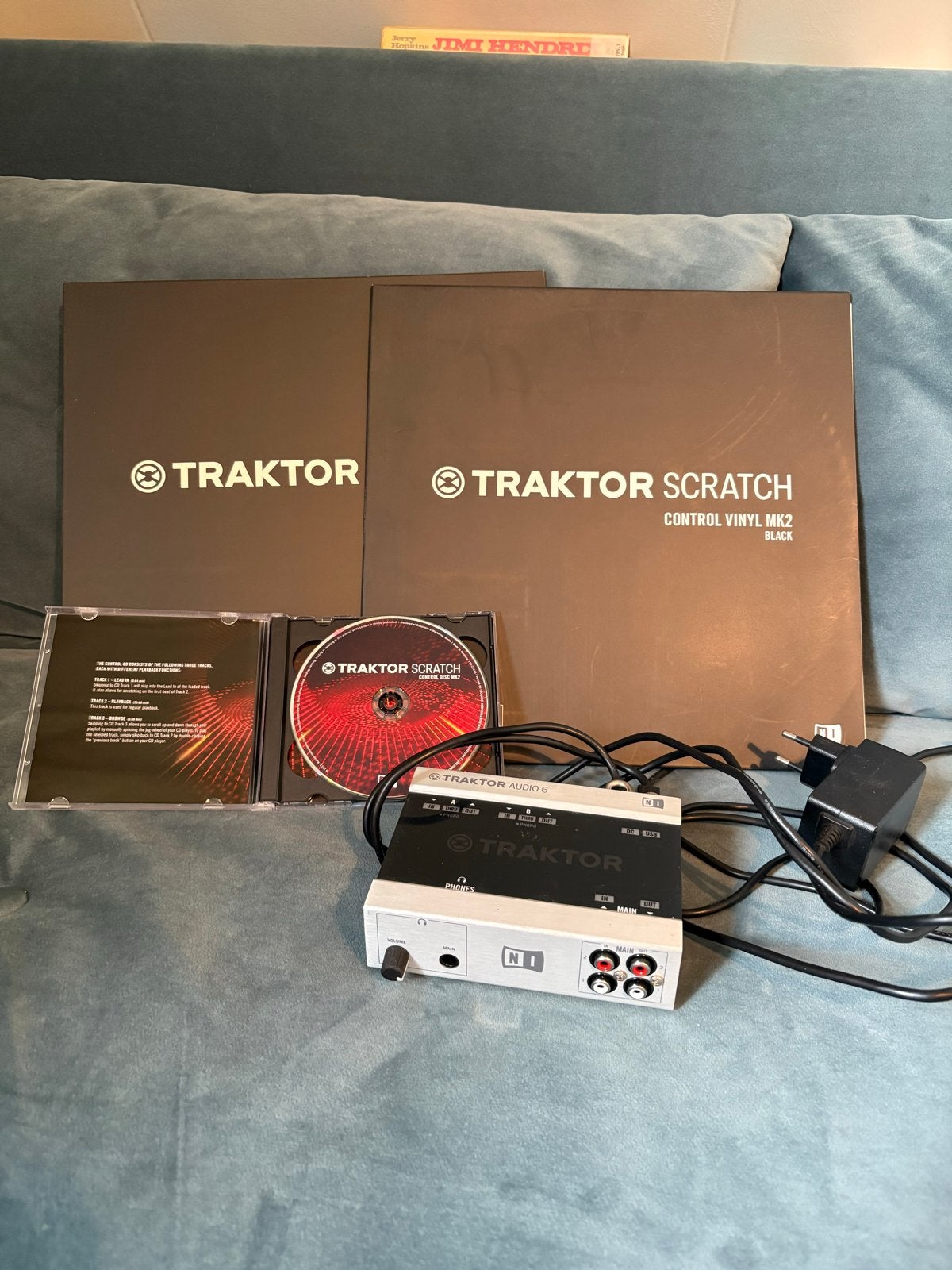 Traktor Audio 6 DJ-interface met Traktor Scratch Control Vin, Muziek en Instrumenten, Dj-sets en Draaitafels, Ophalen of Verzenden