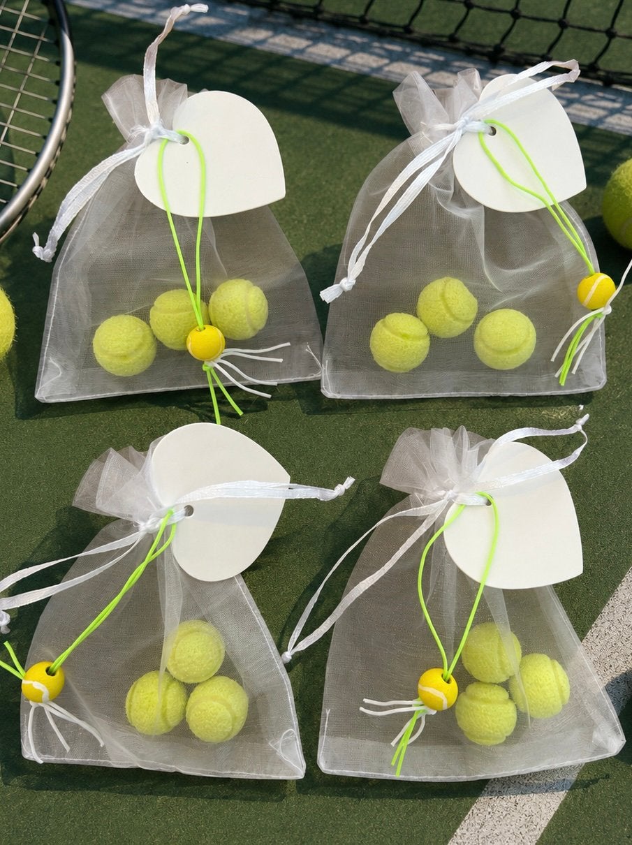 Tennis bedankje/cadeau met kauwgomballen en gelukspoppetje, Sport en Fitness, Tennis, Overige merken, Overige typen, Nieuw, Ophalen of Verzenden