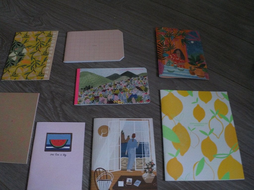 Flow Magazine Schriftjes 8 Stuks Notitieboekjes Stationery, Ophalen of Verzenden, Nieuw, Damesbladen