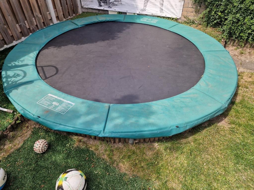 330meter door sneeuw Trampoline, Ophalen, Gebruikt
